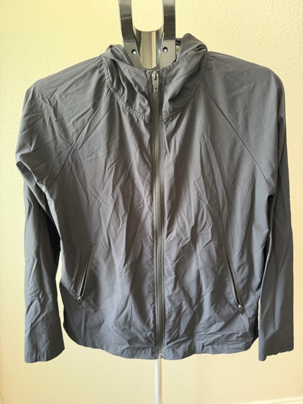 lululemon athletica Men's Hooded Windbreaker Jacket - Gray